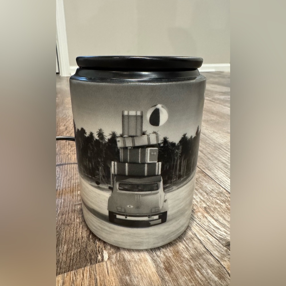 Scentsy "Pack Your Bags" Full-Size Wax Warmer - Retro Vintage Travel
